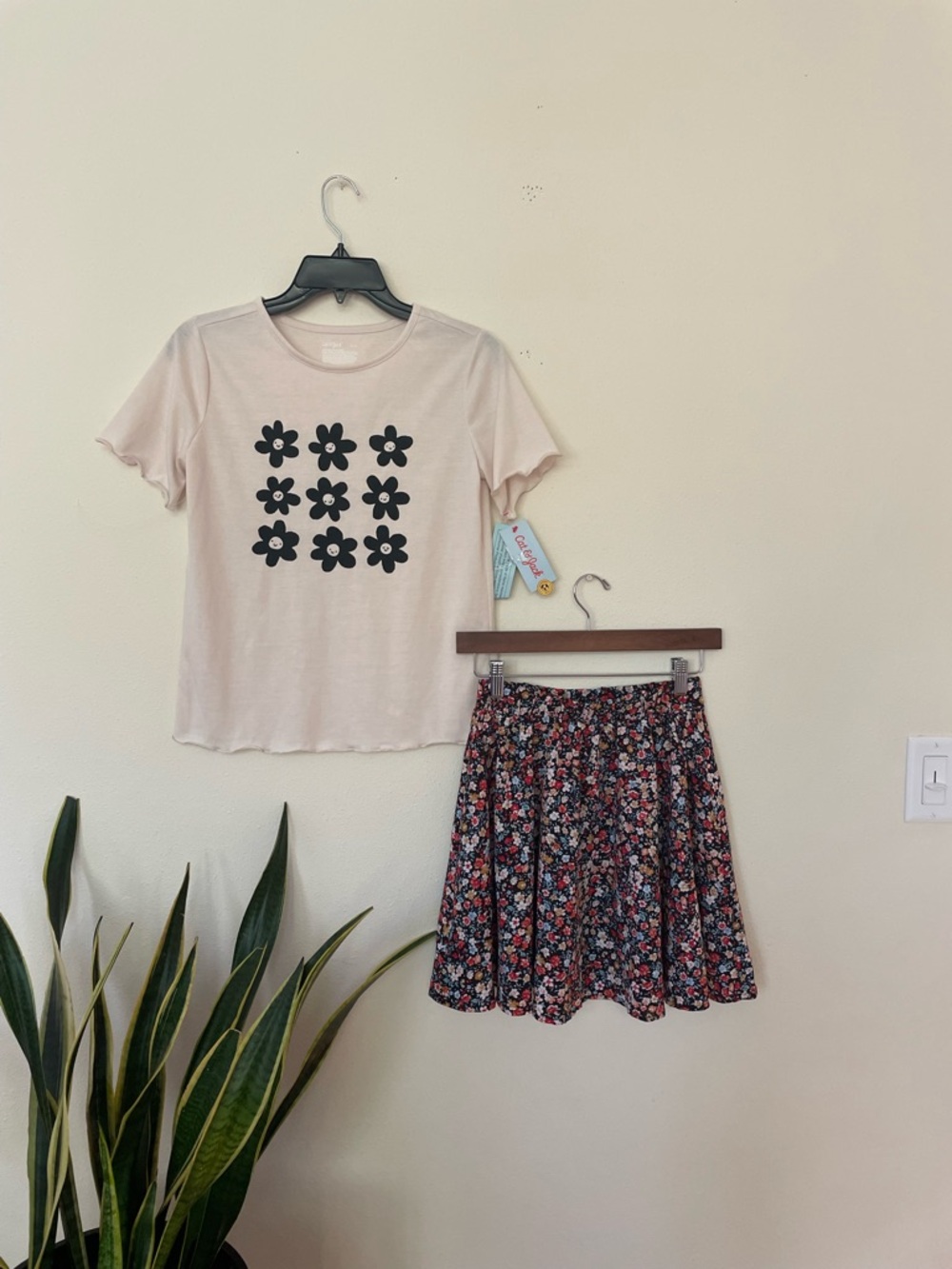 🌷 Cat & Jack Tee and SHEIN Floral Skirt #69